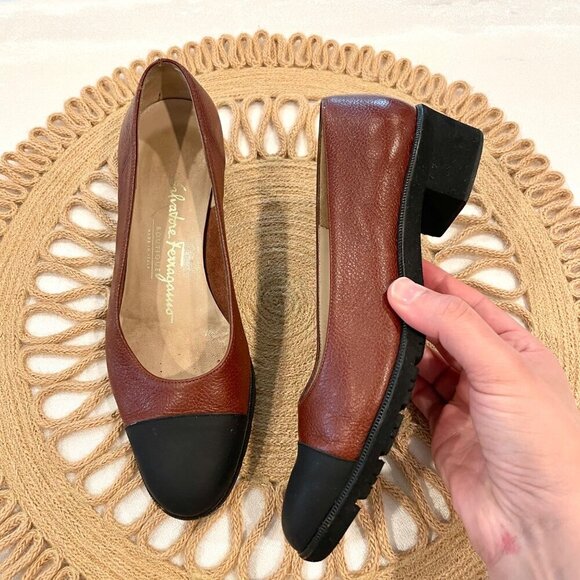 Salvatore Ferragamo Vintage Larix Tan Black Pebble Leather Cap Toe Heels Size 5B - Picture 1 of 13
